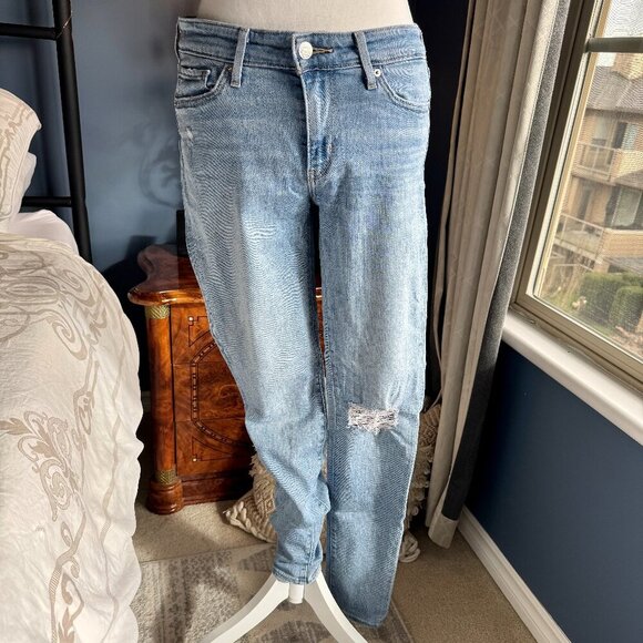 Levi’s 711 Skinny Light Wash Distressed Jeans - Picture 2 of 8